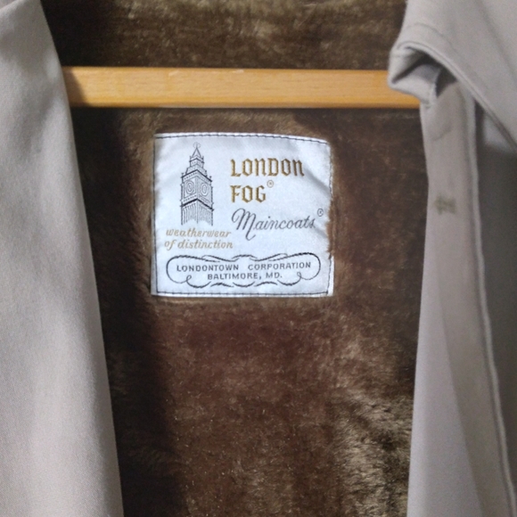Vintage-Like New! London Fog furr lined trench Coat. - Picture 2 of 9